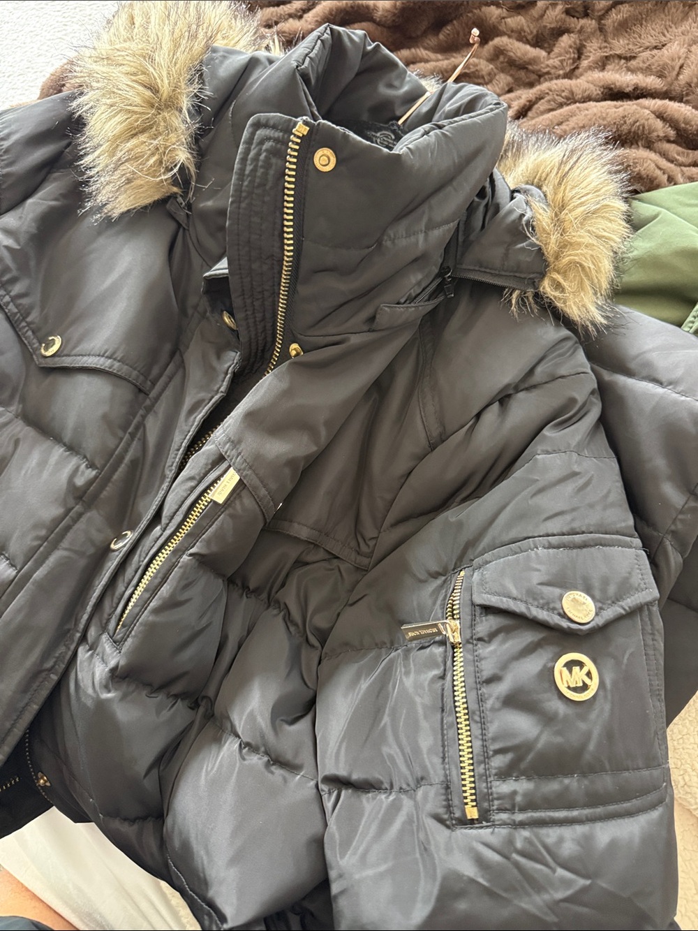 Micheal Kors Black Quilted Hooded Winter Coat with Faux Fur Trim - Picture 3 of 4